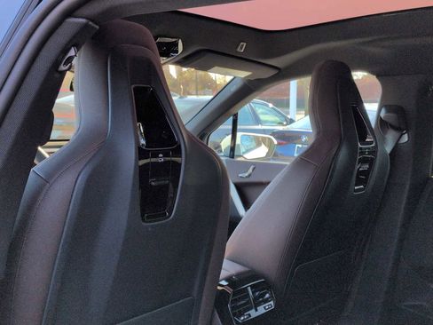 New 2026 BMW iX xDrive45 image 18