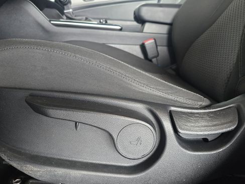 Used 2025 Kia Sportage LX FWD image 17