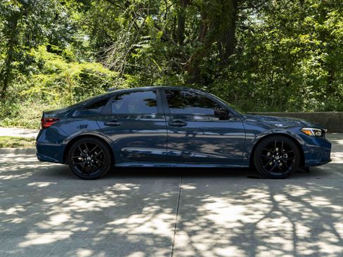 Used 2025 Honda Civic Sport image 10