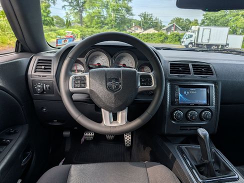 Used 2014 Dodge Challenger R/T RWD image 26