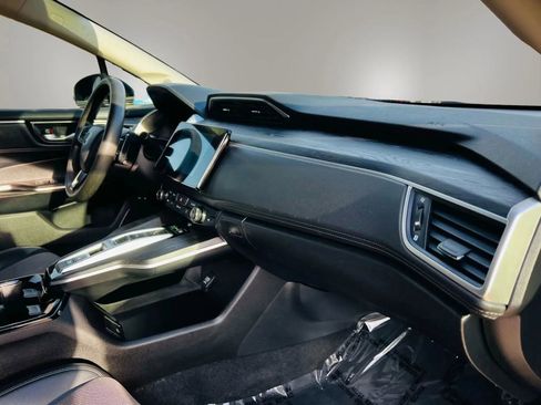 Used 2018 Honda Clarity Plug-In Hybrid image 20