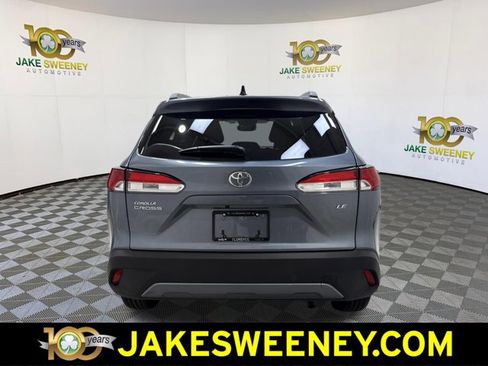 Used 2025 Toyota Corolla Cross LE FWD image 1
