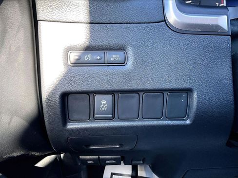 Used 2017 Nissan Murano S w/ Navigation Package image 32