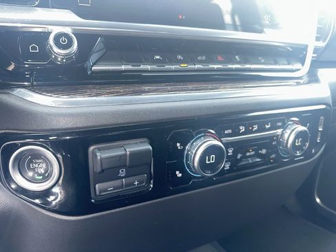 Used 2023 GMC Sierra 1500 SLE image 10