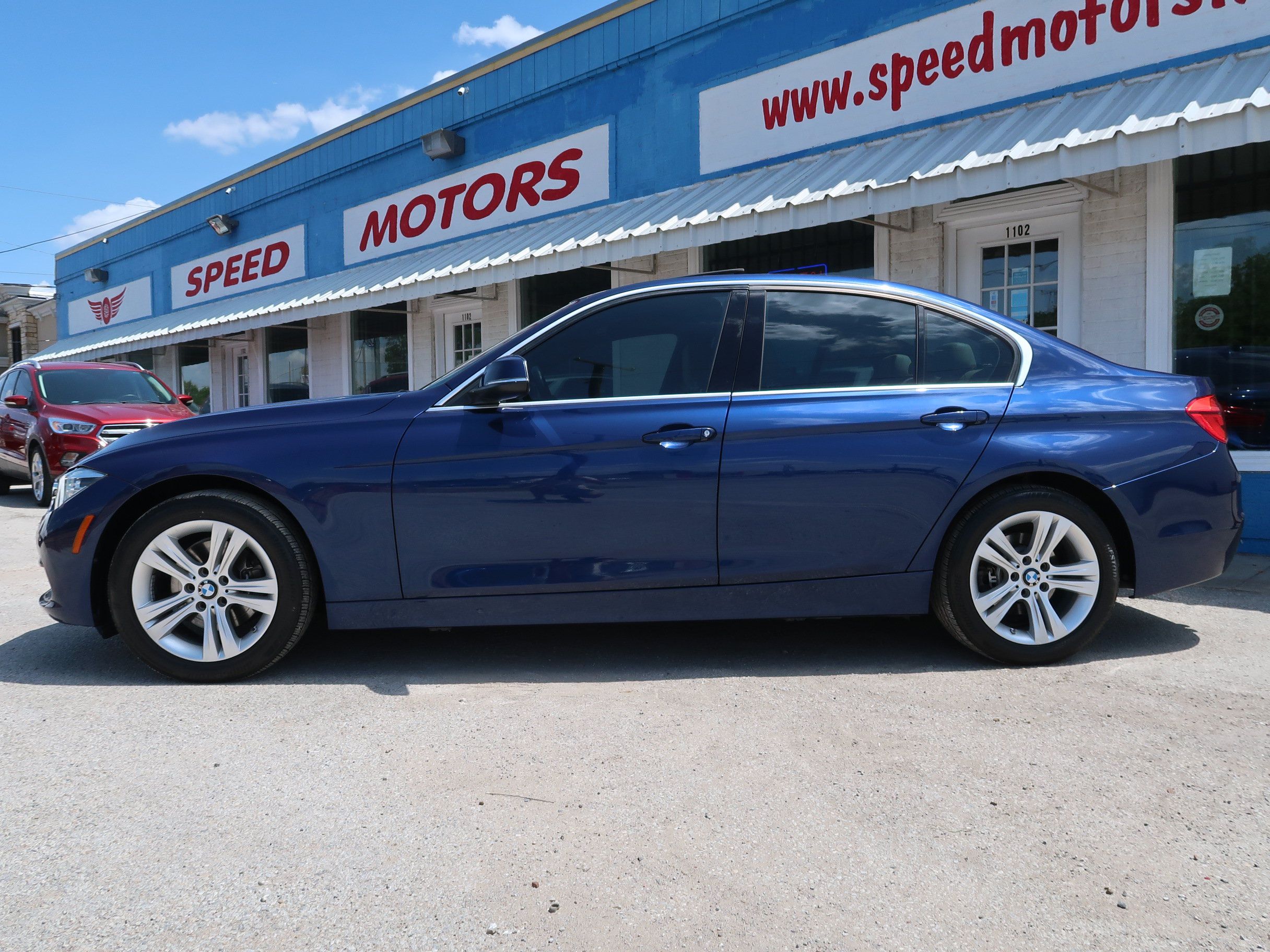 Used 2018 BMW 330i Sedan RWD image 3