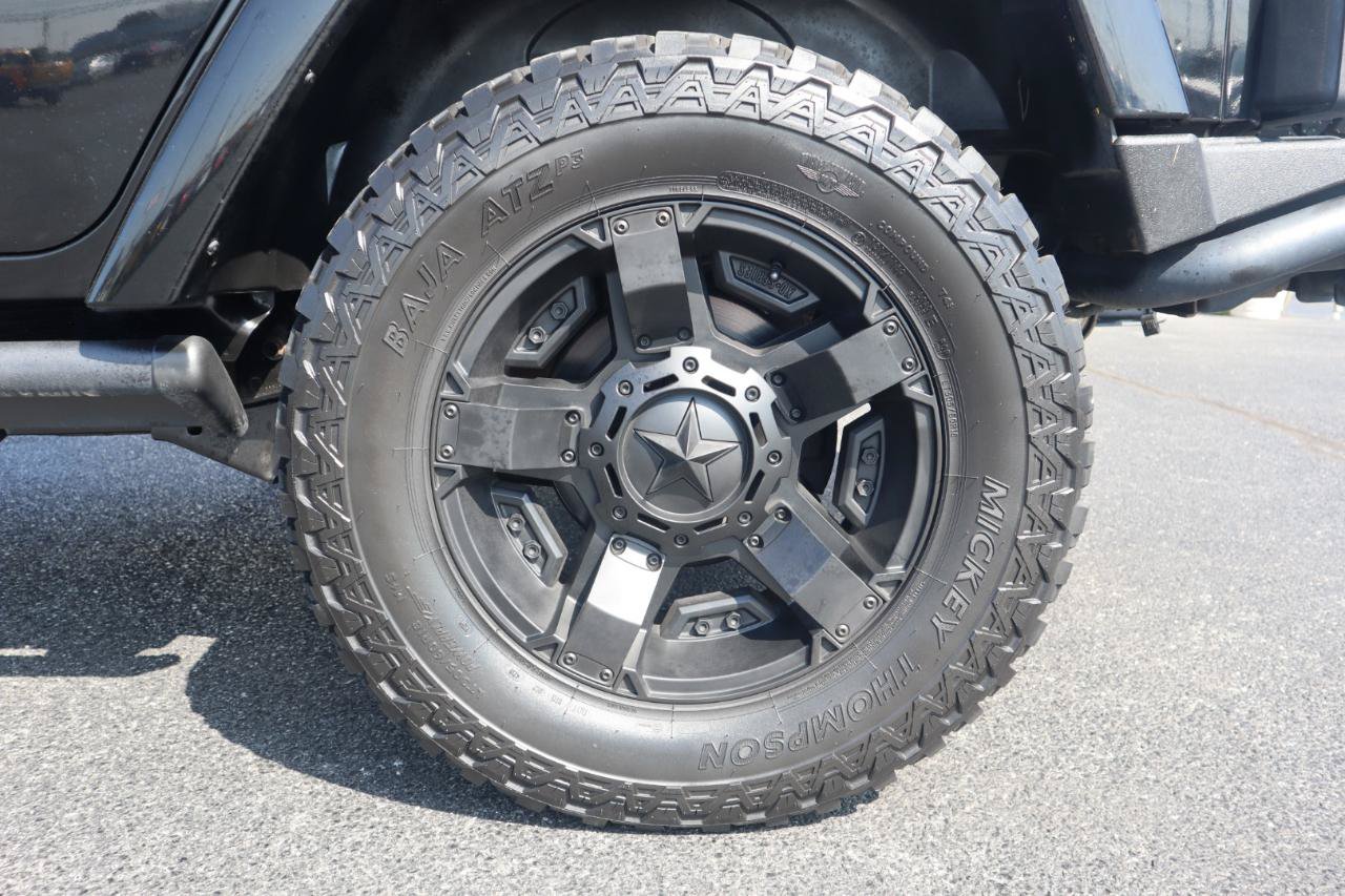 Used 2015 Jeep Wrangler Unlimited Sahara w/ Connectivity Group AWD/4WD image 25