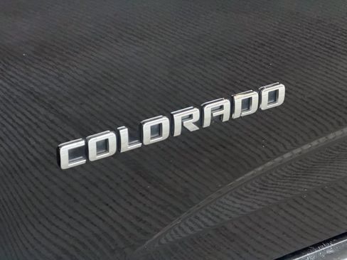 Used 2018 Chevrolet Colorado W/T w/ WT Convenience Package AWD/4WD image 12