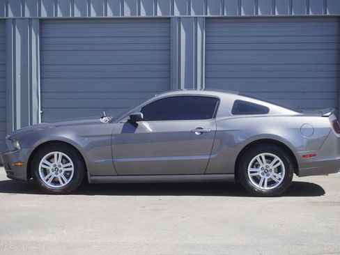 Used 2014 Ford Mustang Coupe w/ Equipment Group 102A RWD image 2