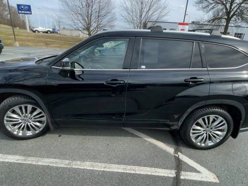 Used 2023 Toyota Highlander Platinum AWD/4WD image 5