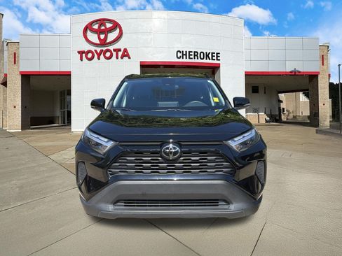 Used 2024 Toyota RAV4 XLE FWD image 2