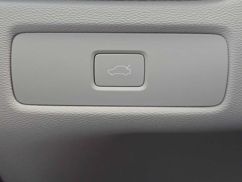 Used 2024 Volvo XC60 B5 Core w/ Protection Package Premier AWD/4WD image 32