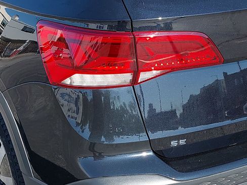 Used 2022 Volkswagen Taos SE image 33