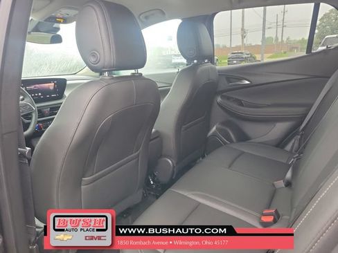 Used 2024 Buick Encore GX Sport Touring AWD/4WD image 14