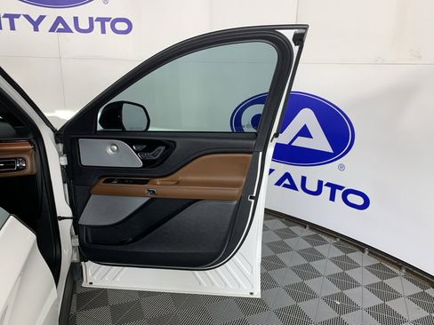 Used 2020 Lincoln Aviator Reserve w/ Equipment Group 201A AWD/4WD image 42