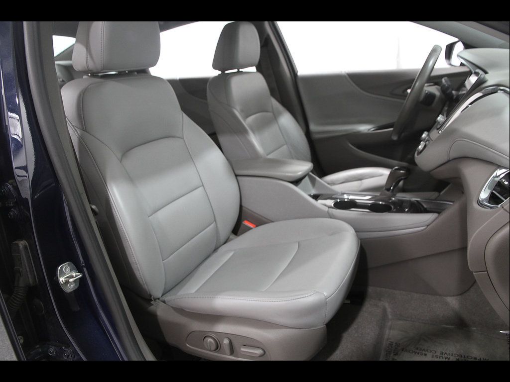 Used 2017 Chevrolet Malibu LT w/ Leather Package FWD image 16