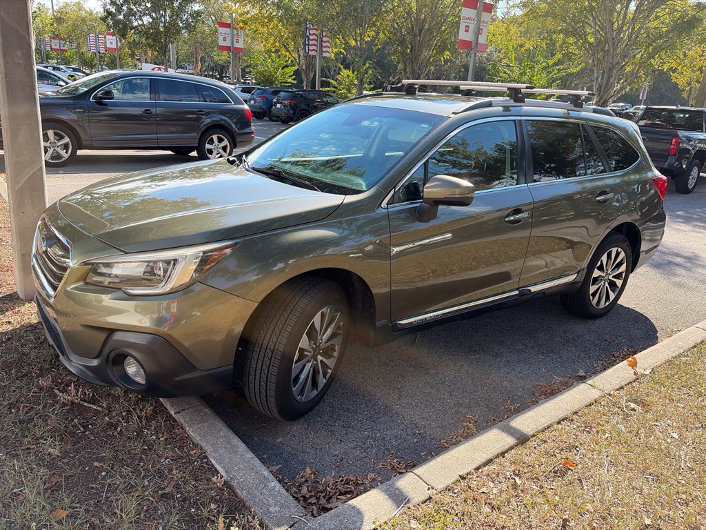 Used 2018 Subaru Outback 3.6R Touring w/ Popular Package #3 AWD/4WD image 1