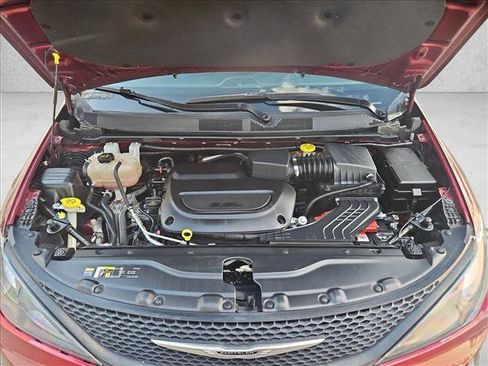Used 2022 Chrysler Voyager LX FWD image 24