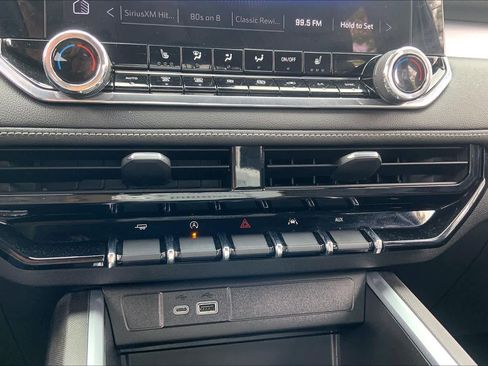 Used 2024 Chevrolet Colorado LT w/ LT Convenience Package III image 34