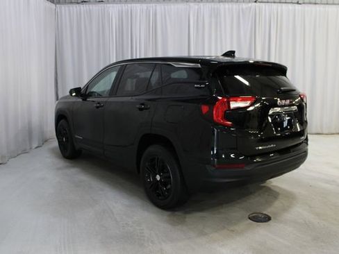 Used 2022 GMC Terrain SLE image 26