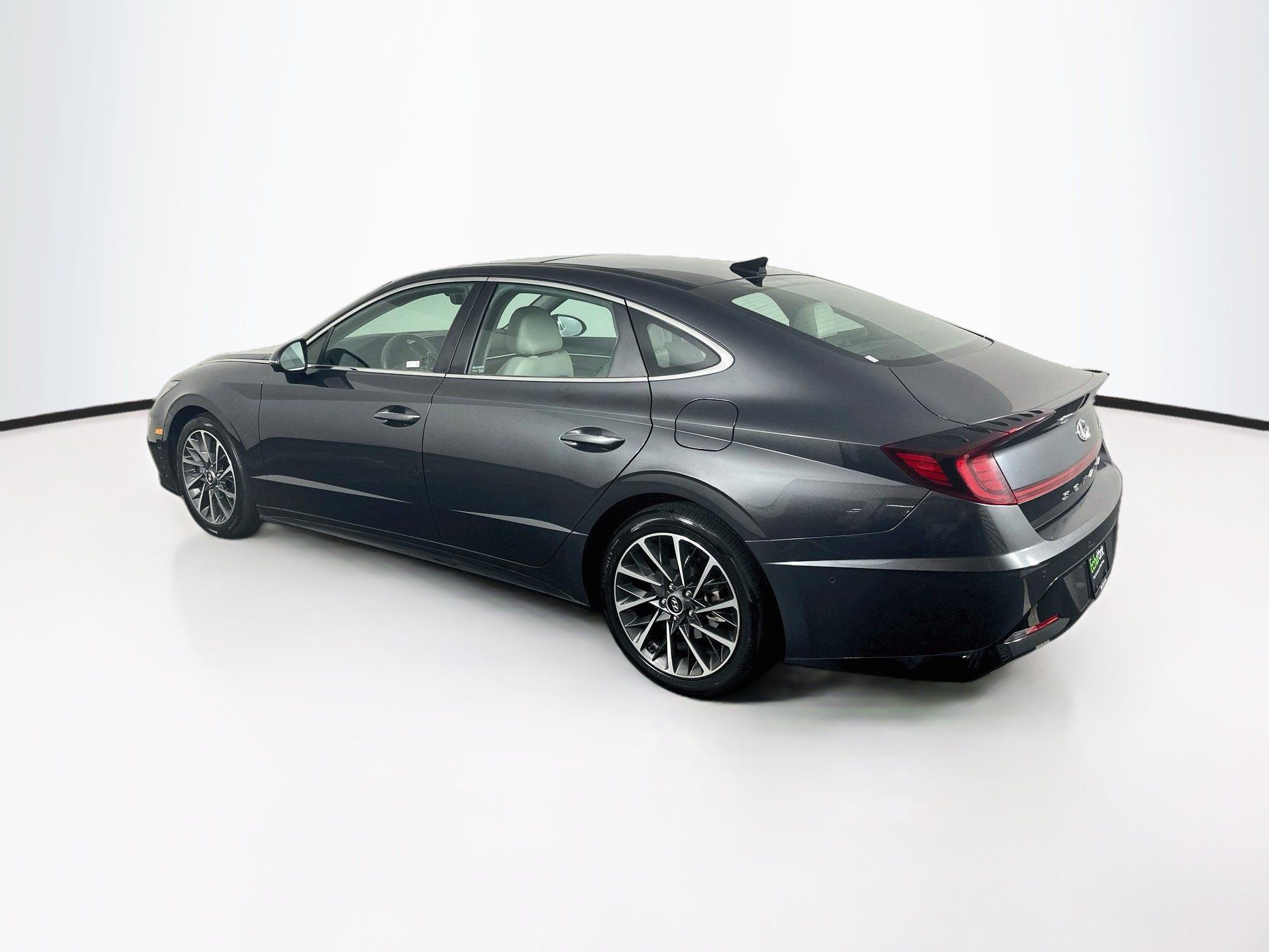 Used 2021 Hyundai Sonata Limited w/ Preferred Accessory Package FWD image 5