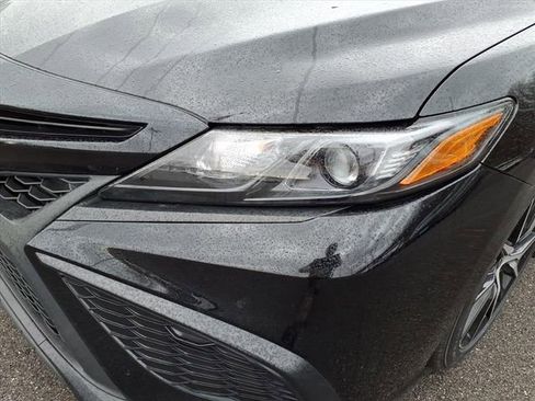 Used 2022 Toyota Camry SE image 14