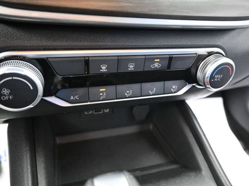 Used 2025 Nissan Altima 2.5 SV FWD image 38