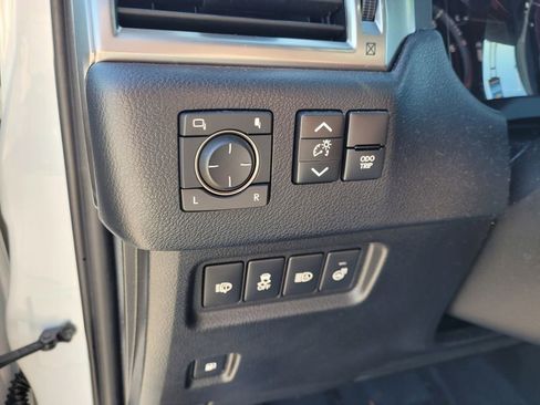 Used 2023 Lexus GX 460 Premium w/ Premium Plus Package image 25