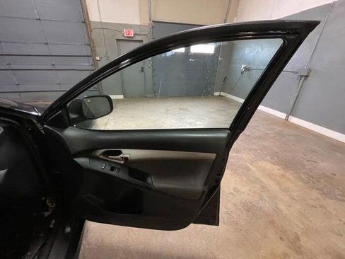 Used 2010 Toyota Matrix image 30