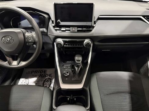 Used 2024 Toyota RAV4 LE AWD/4WD image 31
