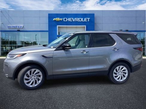 Used 2025 Land Rover Discovery S AWD/4WD image 6