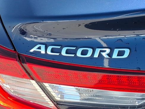 Used 2018 Honda Accord LX image 11