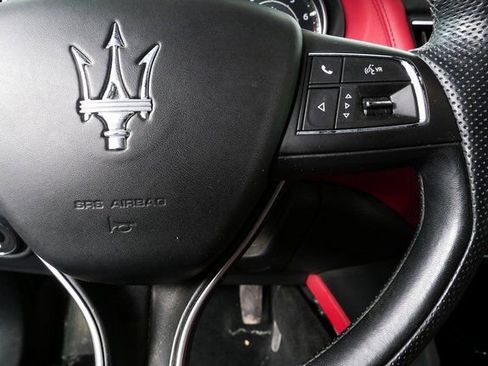 Certified 2022 Maserati Levante GT AWD/4WD image 11