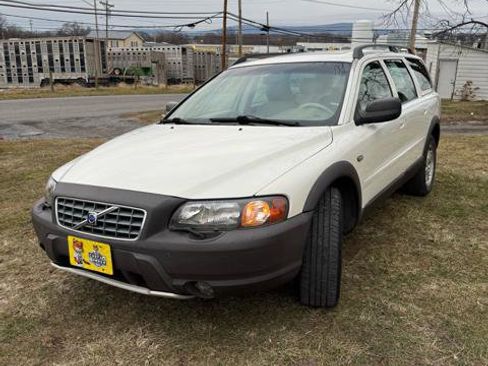 Used 2002 Volvo V70 AWD image 3