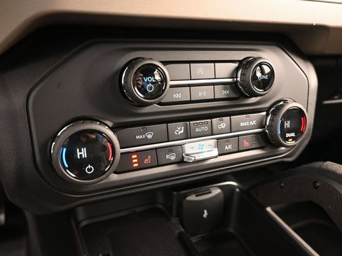 New 2026 Ford Bronco Big Bend w/ Black Diamond Package AWD/4WD image 11