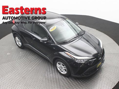 Used 2021 Toyota C-HR LE FWD image 3