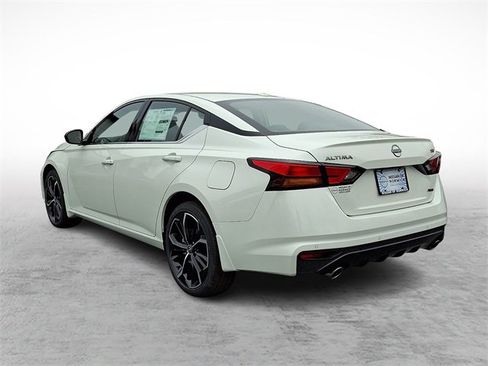 New 2025 Nissan Altima 2.5 SR image 3