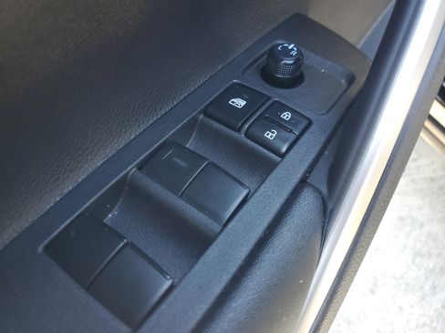 Used 2024 Toyota Corolla Cross AWD Hybrid w/ Convenience Package image 21