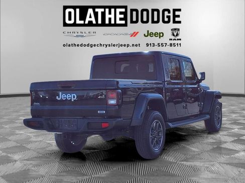 Used 2020 Jeep Gladiator Overland image 29