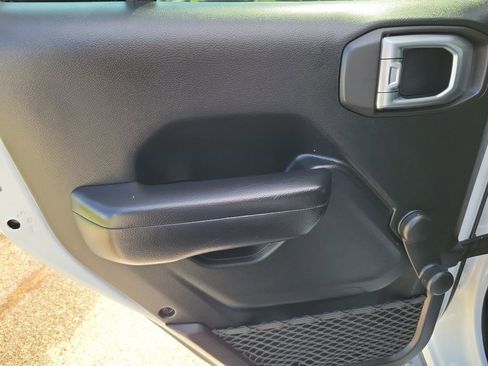 Used 2018 Jeep Wrangler Unlimited Sport AWD/4WD image 10