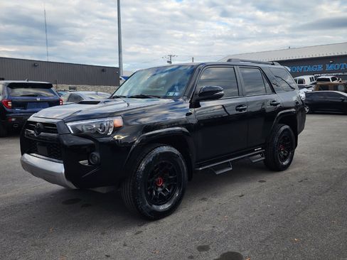Used 2022 Toyota 4Runner TRD Off-Road Premium image 3