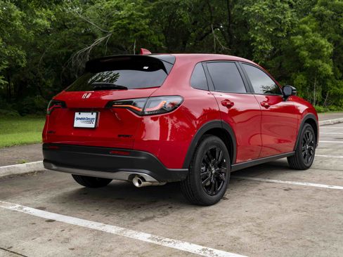 Certified 2026 Honda HR-V Sport image 9