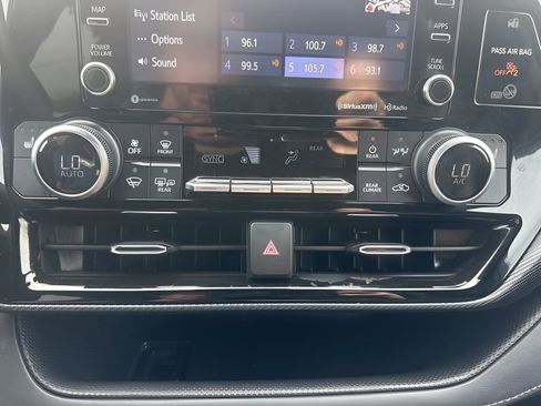 Used 2021 Toyota Highlander XSE image 20