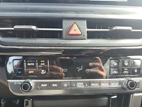 Used 2024 Kia Seltos S AWD/4WD image 15