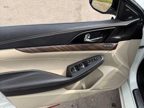 Used 2017 Nissan Maxima Platinum FWD image 11