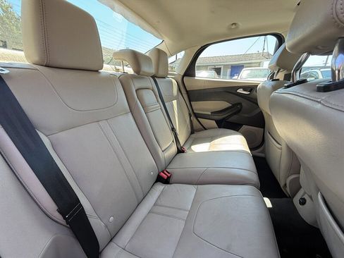 Used 2012 Ford Focus SEL image 23