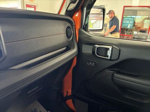 Certified 2025 Jeep Gladiator Mojave w/ Convenience Group AWD/4WD image 54