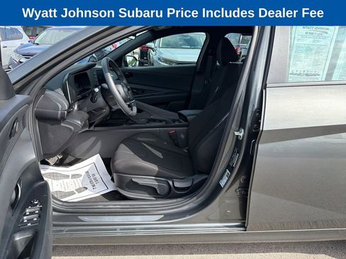 Used 2025 Hyundai Elantra Sport FWD image 15