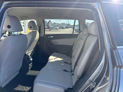 Used 2018 Volkswagen Tiguan SE AWD/4WD image 8