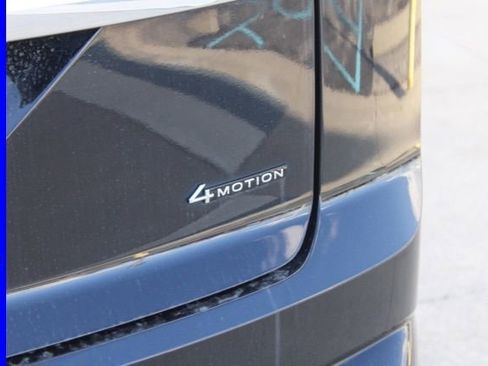 Used 2023 Volkswagen Atlas Cross Sport SE image 8