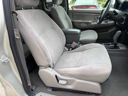 Used 2004 Toyota Tacoma PreRunner RWD image 16